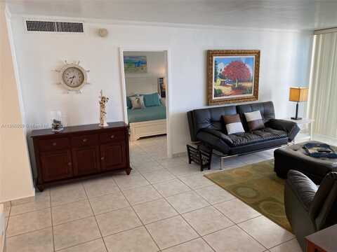 5151 Collins Ave, Miami Beach, FL 33140