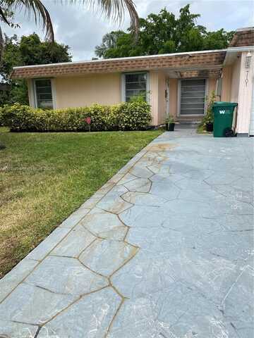 7101 NW 68th St, Tamarac, FL 33321