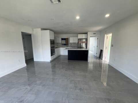 912 NE 2nd Ct, Hallandale Beach, FL 33009