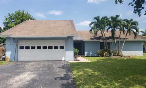 751 SW 98th Ave, Pembroke Pines, FL 33025