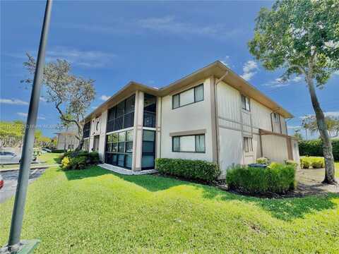 10715 W Clairmont Cir, Tamarac, FL 33321