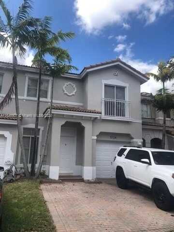 5724 NW 112th Pl, Doral, FL 33178