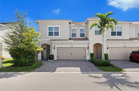 1027 Eucalyptus Dr, Hollywood, FL 33021