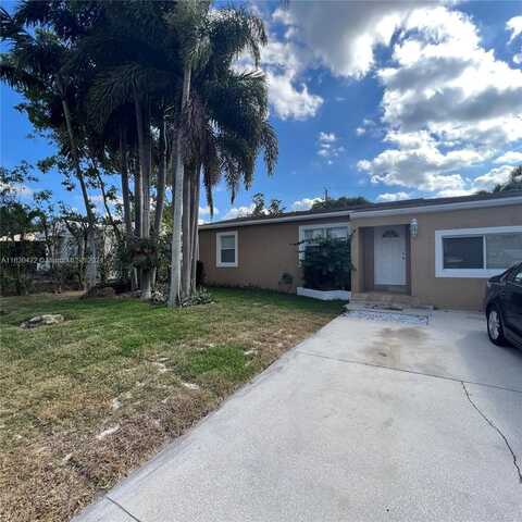 822 Avenida Hermosa, West Palm Beach, FL 33405