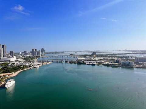 848 Brickell Key Dr, Miami, FL 33131