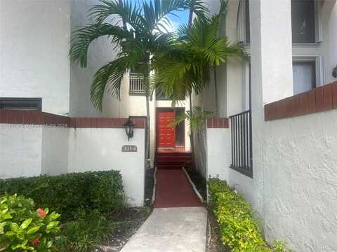 331 Ives Dairy Rd, Miami, FL 33179