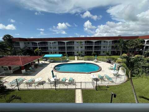 580 Egret Dr, Hallandale Beach, FL 33009