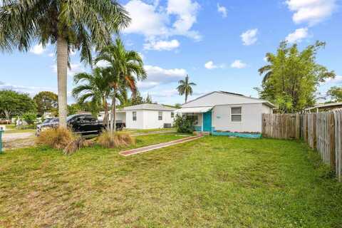 4448 SW 52nd St, Dania Beach, FL 33314