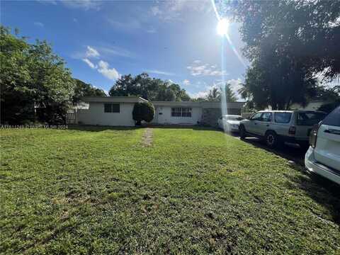 10910 NE 9th Ct, Biscayne Park, FL 33161