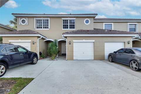 304 SW 120th Ave, Pembroke Pines, FL 33025