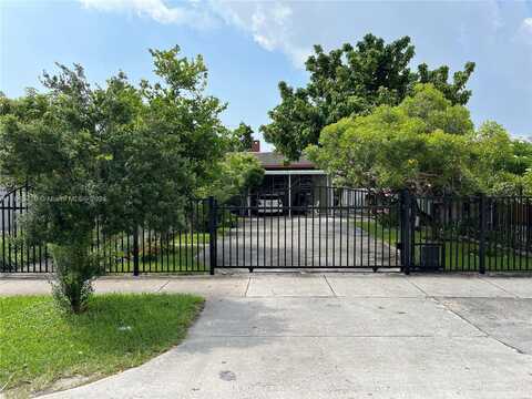 1734 NW 18th St, Miami, FL 33125