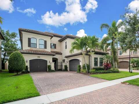 8248 Lost Creek Ln, Delray Beach, FL 33446