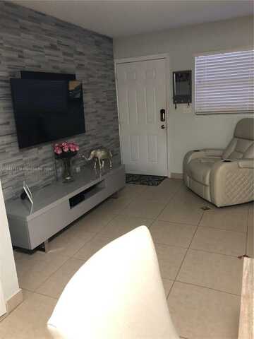 2281 W 53rd Pl, Hialeah, FL 33016