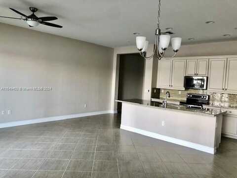 1415 SW 113th Ave, Pembroke Pines, FL 33025