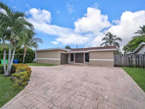 9650 NW 24th St, Sunrise, FL 33322