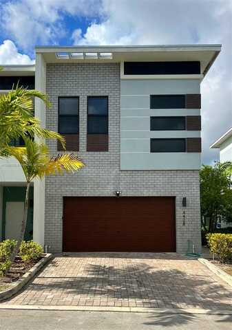 4428 NW 9th St, Plantation, FL 33317