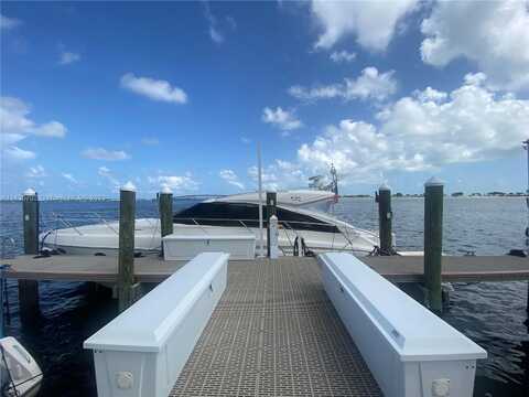 1901 Brickell Ave Slip#30A, Miami, FL 33129