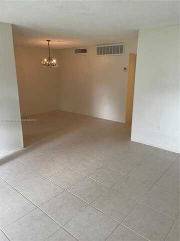 70 NE 202nd Ter, Miami Gardens, FL 33179