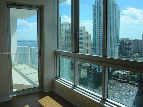 300 S Biscayne Blvd, Miami, FL 33131