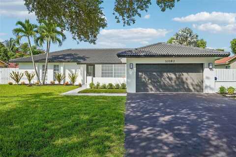 10182 Ramblewood Dr, Coral Springs, FL 33071