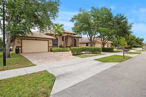 8251 SW 51st St, Davie, FL 33328