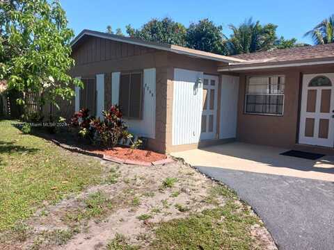 7708 SW 9th St, North Lauderdale, FL 33068