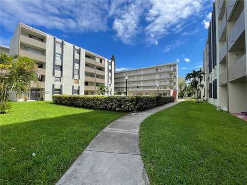 10000 NW 80th Ct, Hialeah Gardens, FL 33016