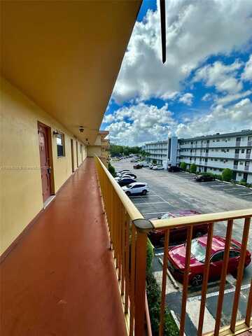 447 NE 195th St, Miami, FL 33179