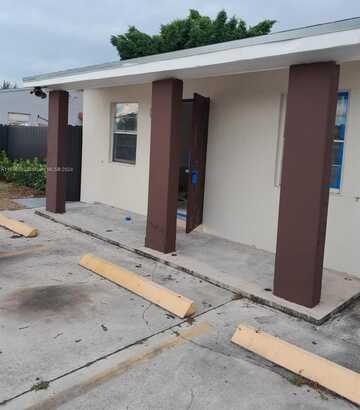 481 E 31st St, Hialeah, FL 33013