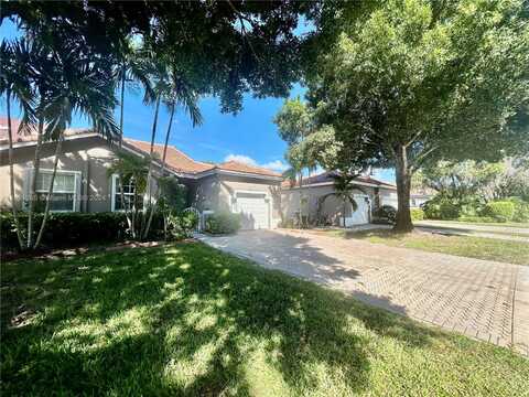 2491 Aragon Blvd, Sunrise, FL 33322