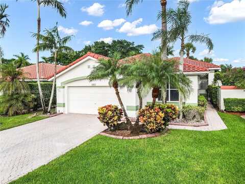 1061 Bel Aire Dr E, Pembroke Pines, FL 33027