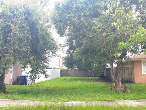 2958 NW 44 St, Miami, FL 33142