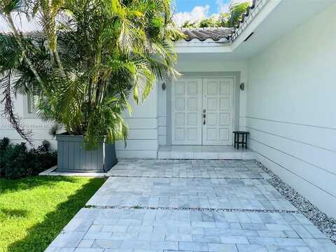 2920 NE 164th St, North Miami Beach, FL 33160