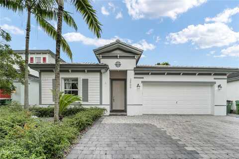 2864 NE 1st Dr, Homestead, FL 33033