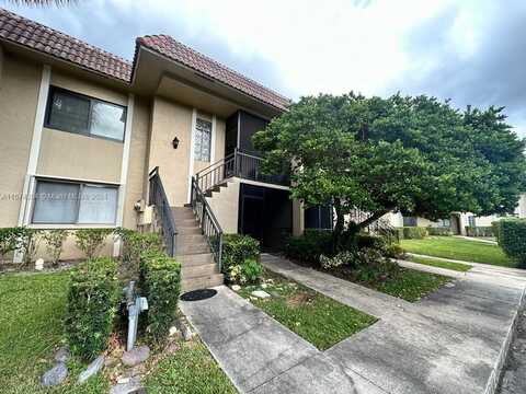 302 Lakeview Dr, Weston, FL 33326