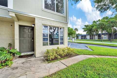 8111 Lagos De Campo Blvd, Tamarac, FL 33321