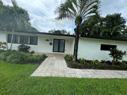 8370 SW 161st St, Palmetto Bay, FL 33157