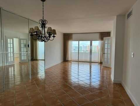 500 Bayview Dr, Sunny Isles Beach, FL 33160