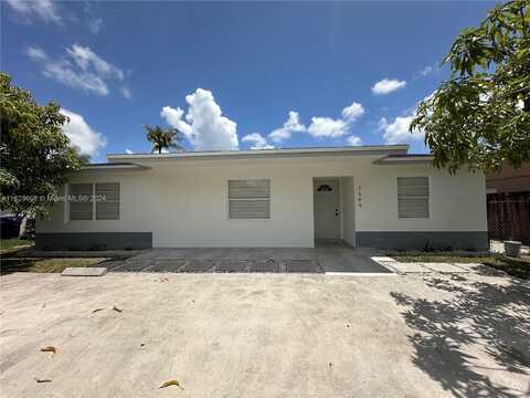 7696 SW 7th St, North Lauderdale, FL 33068