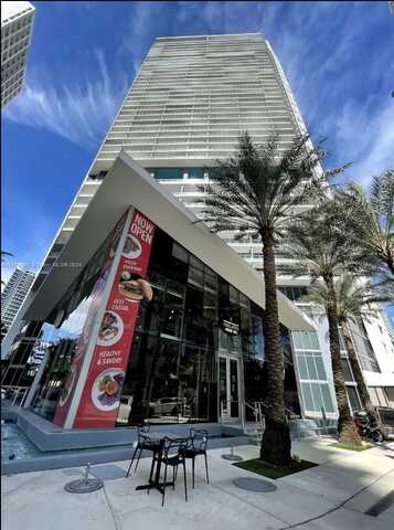 1300 Brickell Bay Dr, Miami, FL 33131