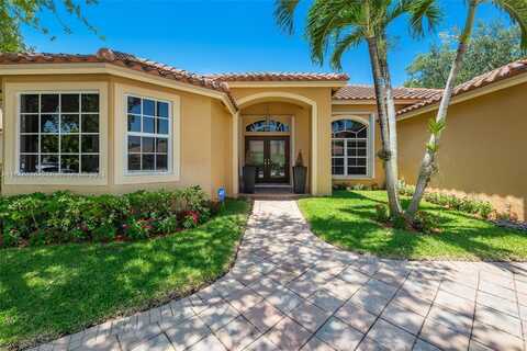 2531 Eagle Run Dr, Weston, FL 33327