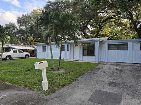 5736 Freedom St, Hollywood, FL 33021