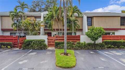 3906 Parkside Ln, Hollywood, FL 33021