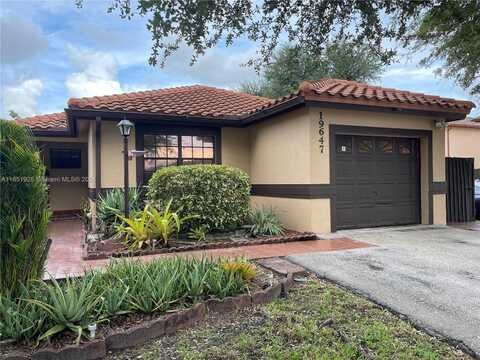 19647 NW 85th Ave, Hialeah, FL 33015