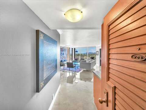 1000 Quayside Ter, Miami, FL 33138