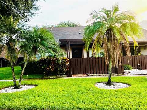 8336 NW 37th Pl, Sunrise, FL 33351