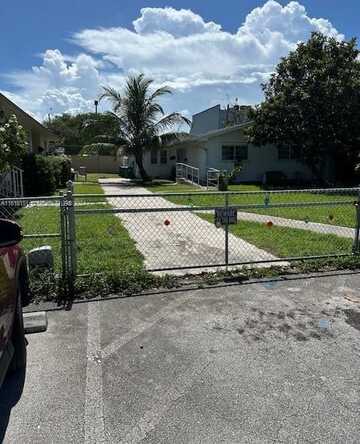 470 NW 26th Ave, Miami, FL 33125