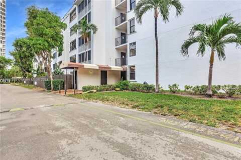 3440 NE 192nd St, Aventura, FL 33180