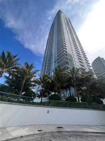 2900 NE 7th Ave, Miami, FL 33137