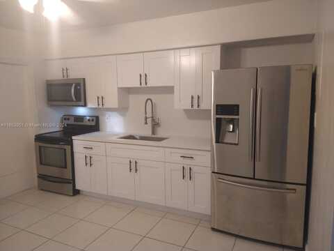 2210 NE 170th St, North Miami Beach, FL 33160